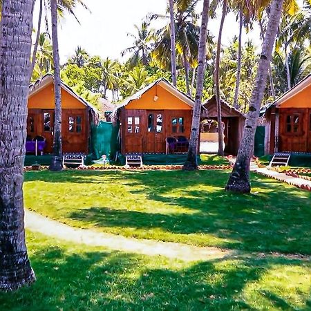 Hotel Om Sai Beach Huts Agonda Exterior foto